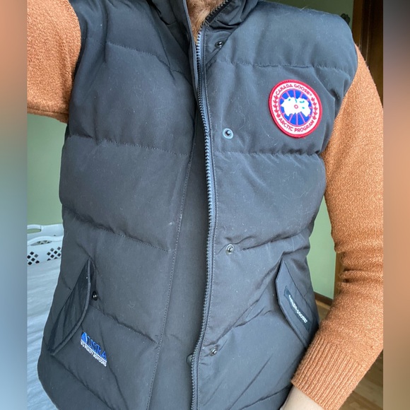 Canada Goose Arctic Program Vest - Picture 2 of 14
